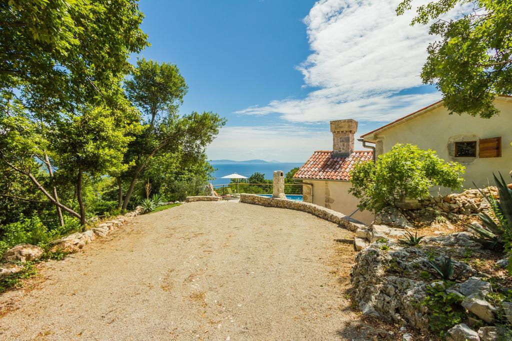 Ivanini Secluded Stone Villa With A Stunning View Брсеч Экстерьер фото
